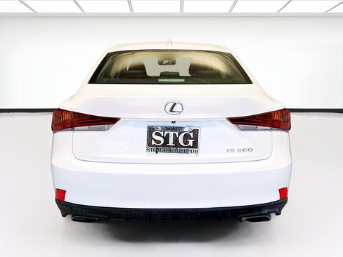 Used 2019 Lexus IS 300 RWD image 5