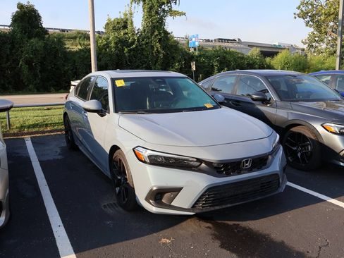 Certified 2023 Honda Civic Sport Touring image 1