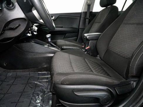 Used 2021 Kia Rio S image 9