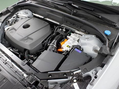 New 2025 Volvo XC60 T8 Ultra w/ Protection Package Premier image 28