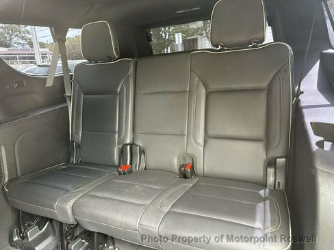 Used 2023 GMC Yukon XL SLT w/ SLT Premium Package RWD image 21