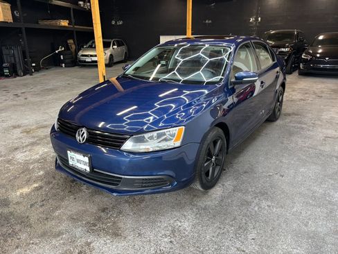 Used 2012 Volkswagen Jetta TDI FWD image 4