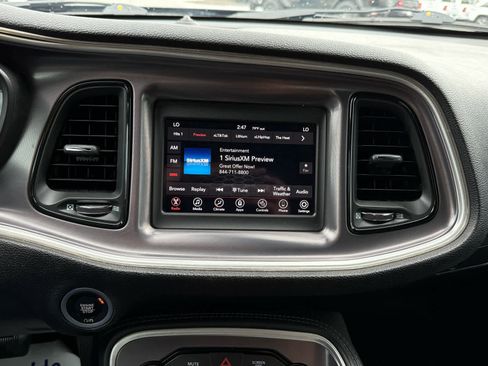 Used 2019 Dodge Challenger SXT w/ Driver Convenience Group RWD image 18