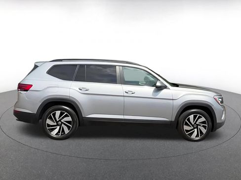 Used 2024 Volkswagen Atlas SE AWD/4WD image 16