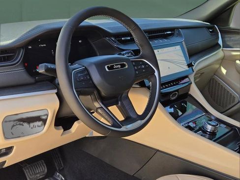 New 2026 Jeep Grand Cherokee Limited AWD/4WD image 19