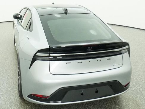 New 2026 Toyota Prius Plug-In Hybrid FWD image 9