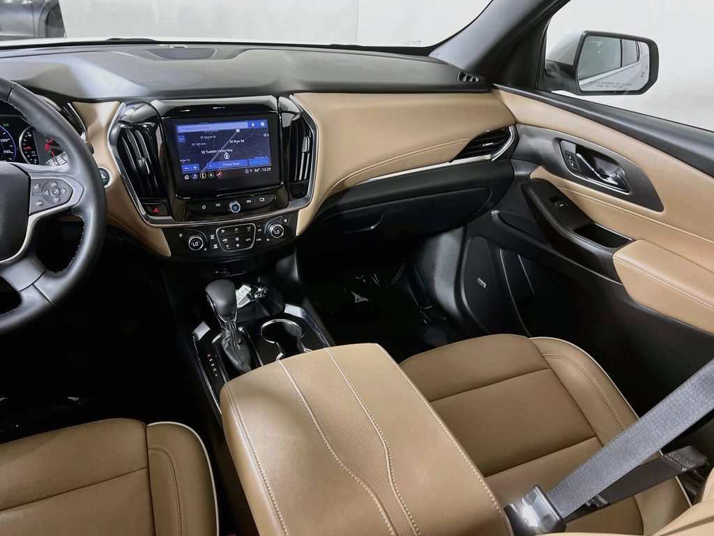 Used 2023 Chevrolet Traverse Premier AWD/4WD image 23