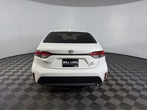Used 2026 Toyota Corolla LE FWD image 8
