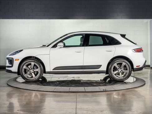 Used 2026 Porsche Macan AWD/4WD image 2