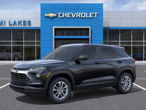 New 2026 Chevrolet TrailBlazer LS FWD image 2