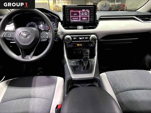 Used 2020 Toyota RAV4 XLE w/ Convenience Package image 16