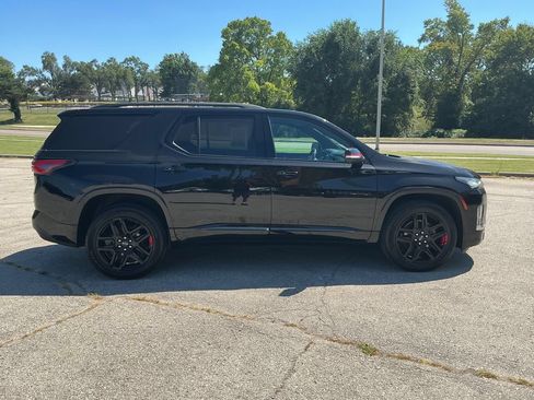 Used 2022 Chevrolet Traverse Premier w/ Redline Edition AWD/4WD image 6
