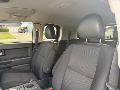 Used 2013 Toyota FJ Cruiser 4WD w/ Convenience Pkg image 19