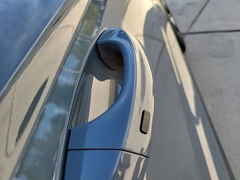 Used 2022 Volkswagen Taos SEL w/ Panoramic Sunroof Package image 10