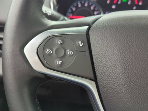 Used 2023 Chevrolet Traverse LT FWD image 14