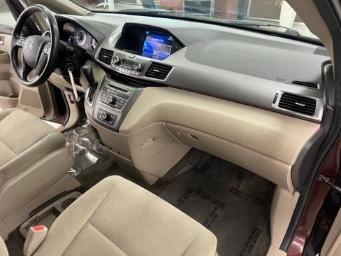 Used 2014 Honda Odyssey LX image 9