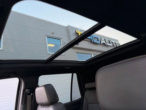 Used 2022 Chevrolet Tahoe RST w/ Luxury Package AWD/4WD image 13