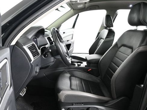 Certified 2022 Volkswagen Atlas SEL Premium image 24