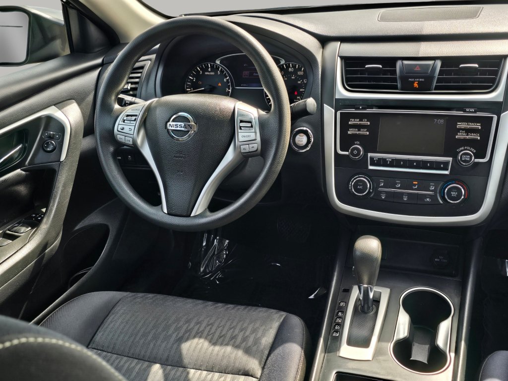 Used 2017 Nissan Altima 2.5 S w/ Power Driver Seat Package FWD image 3