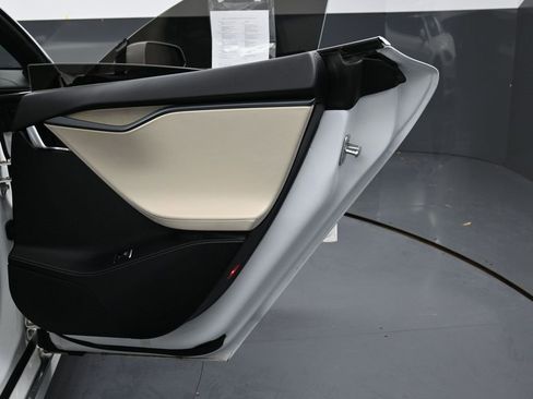 Used 2020 Tesla Model S Long Range Plus image 42