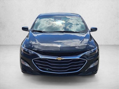 Used 2025 Chevrolet Malibu LT FWD image 2