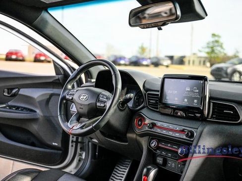 Used 2020 Hyundai Veloster Turbo image 14