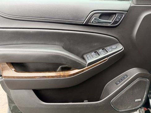 Used 2016 Chevrolet Suburban LT image 20