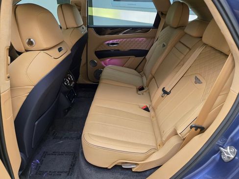 Certified 2023 Bentley Bentayga AWD/4WD image 18