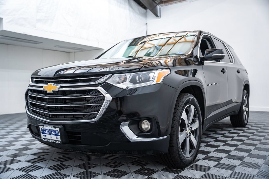 Used 2018 Chevrolet Traverse LT AWD/4WD image 3