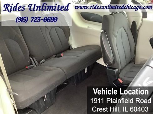 Used 2017 Chrysler Pacifica Touring Plus w/ Tire & Wheel Group image 34