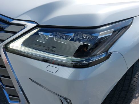 Used 2018 Lexus LX 570 4WD image 35