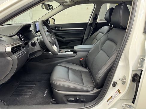 New 2025 Nissan Altima 2.5 SL image 11