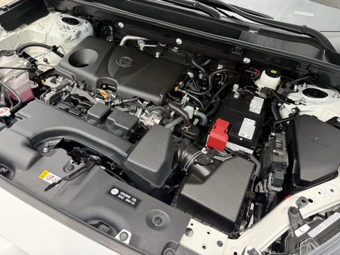 Used 2025 Toyota RAV4 XLE w/ Convenience Package FWD image 34