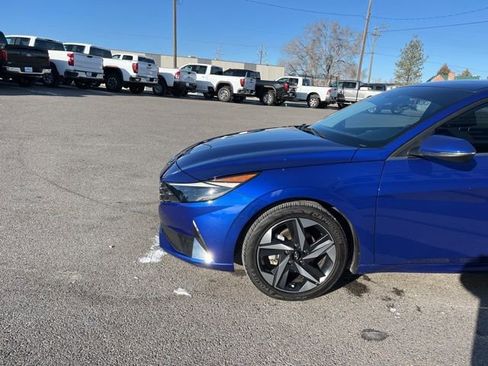 Used 2023 Hyundai Elantra Limited FWD image 5