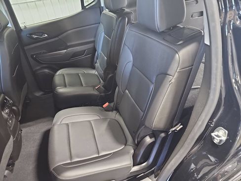 Used 2023 GMC Acadia SLT w/ Preferred Package AWD/4WD image 14