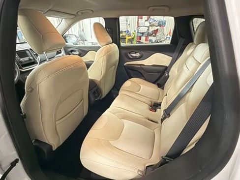 Used 2017 Jeep Cherokee Sport AWD/4WD image 24