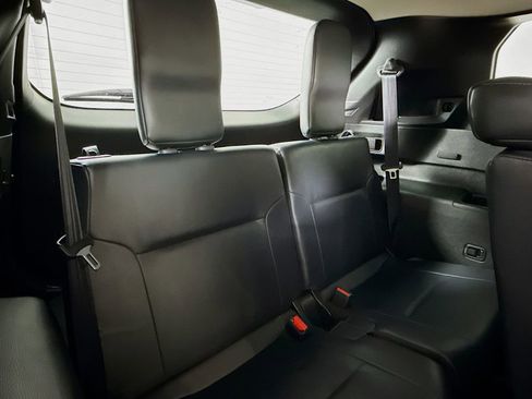 Used 2025 Mitsubishi Outlander SE image 28