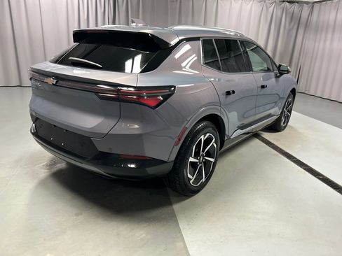 Used 2025 Chevrolet Equinox EV LT w/ Convenience Package image 7