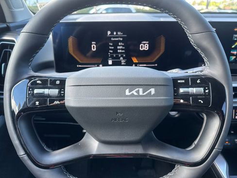 New 2026 Kia Sorento LX FWD image 23