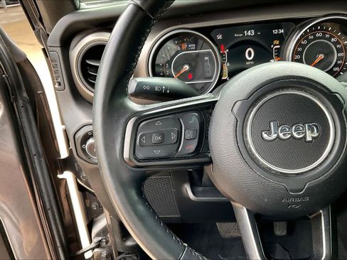 Used 2018 Jeep Wrangler Sport AWD/4WD image 22