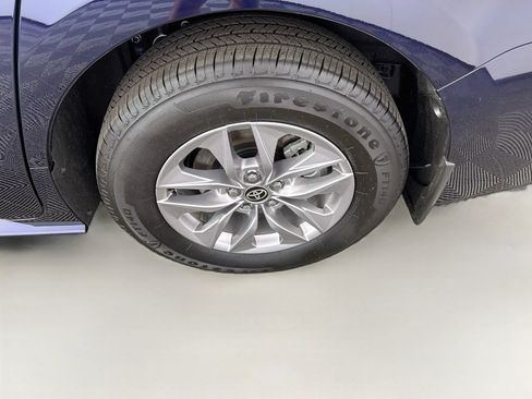 Certified 2026 Toyota Sienna LE AWD/4WD image 17
