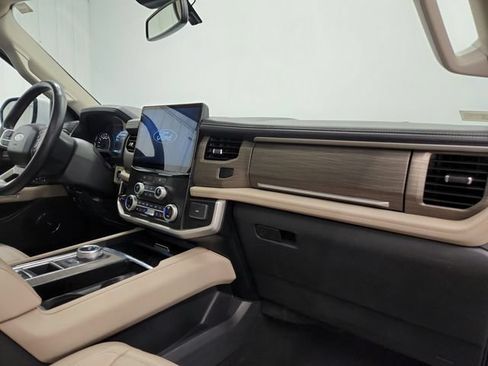 Used 2024 Ford Expedition Limited RWD image 39