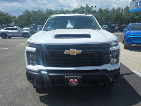 Used 2025 Chevrolet Silverado 2500 W/T w/ WT Convenience Package AWD/4WD image 8
