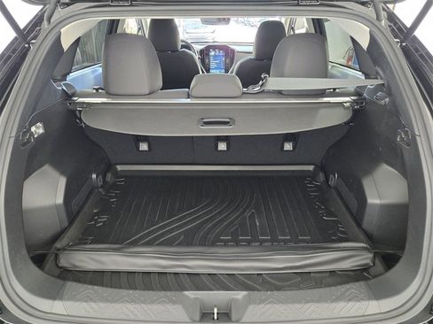 Used 2025 Subaru Crosstrek 2.0i Premium image 15