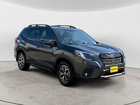 Used 2023 Subaru Forester Premium AWD/4WD image 7