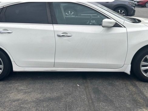 Used 2017 Nissan Altima 2.5 S w/ Power Driver Seat Package FWD image 1