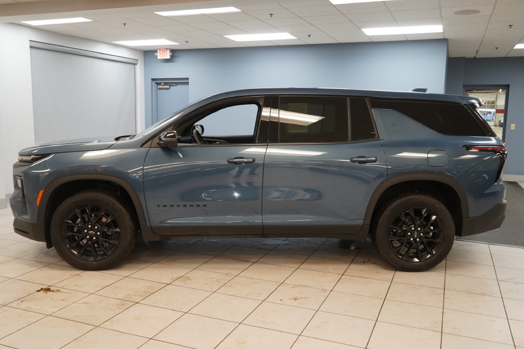 Used 2024 Chevrolet Traverse LS w/ Midnight/Sport Edition AWD/4WD image 2