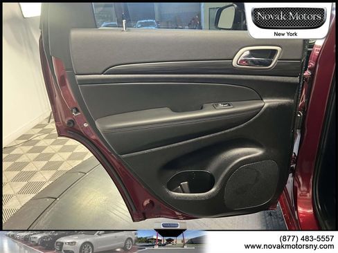 Used 2022 Jeep Grand Cherokee Laredo X image 14