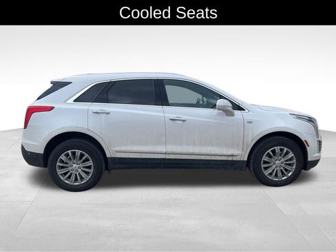 Used 2017 Cadillac XT5 Luxury w/ Driver Awareness Package image 12