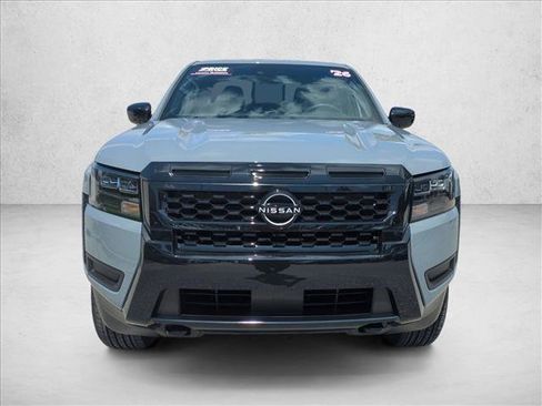 Used 2026 Nissan Frontier SV w/ SV Convenience Package AWD/4WD image 2